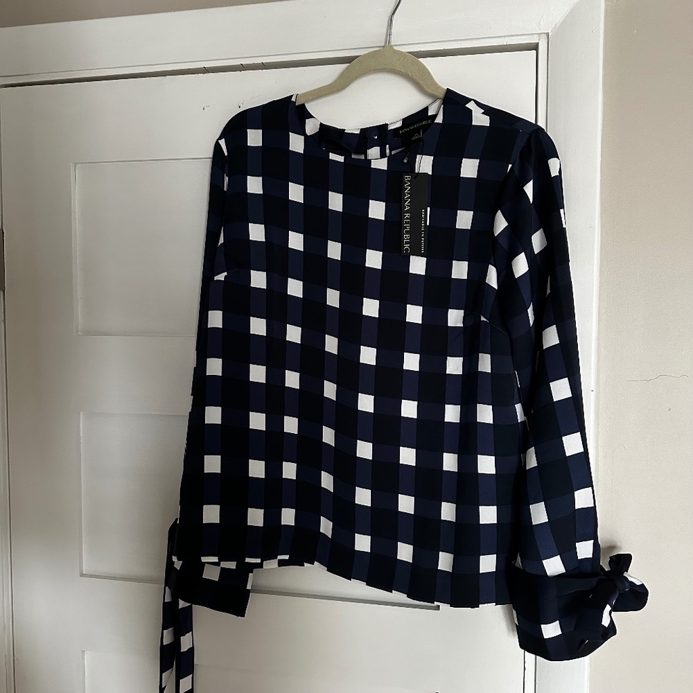 Banana Republic Long Sleeve Blouse - NWT - M